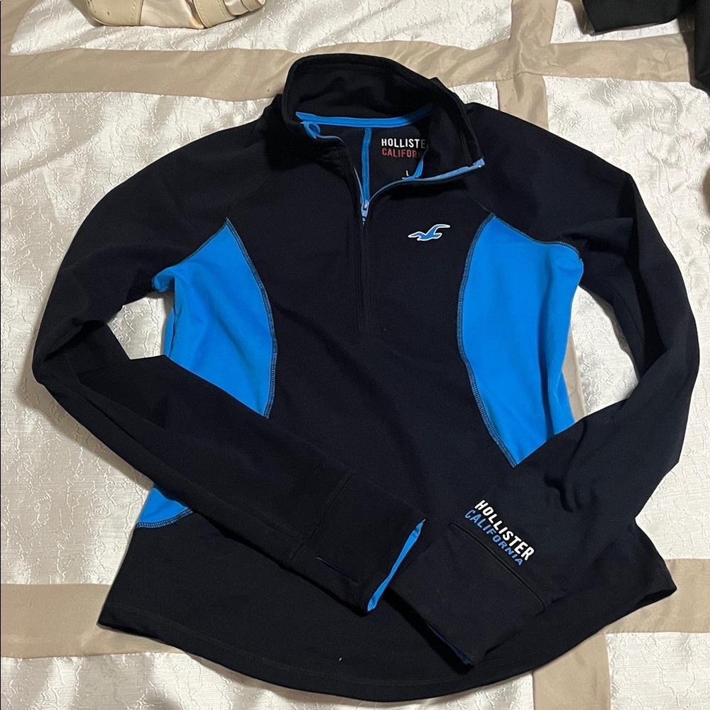 Hollister Black and Bright Blue Half-Zip Pullover